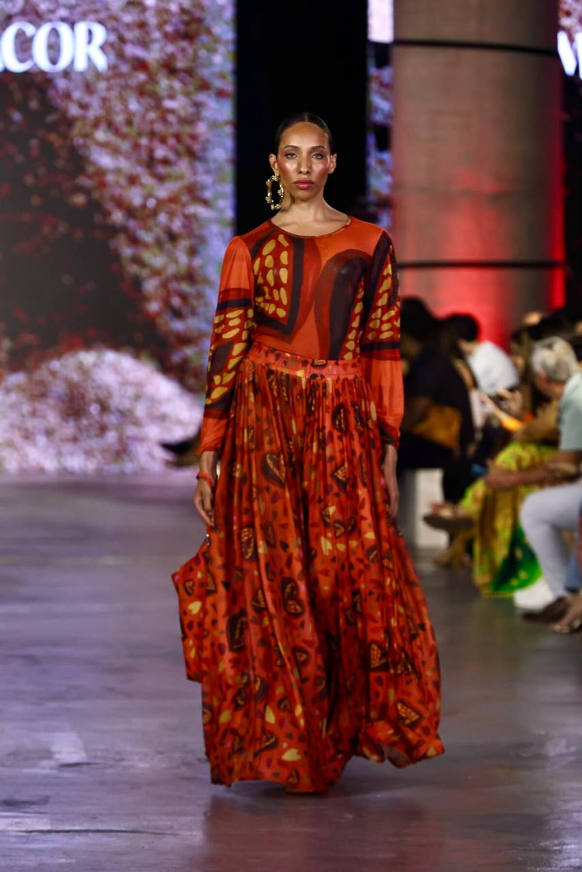 Victor Dzenk, Sun Rose e Almacor levam diversidade ao Metrópoles Catwalk