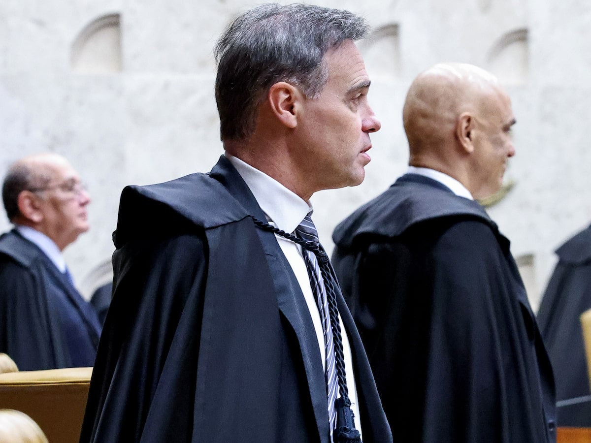 Como cada ministro deve votar na sessão histórica que vai analisar elo de Moraes com Vorcaro?