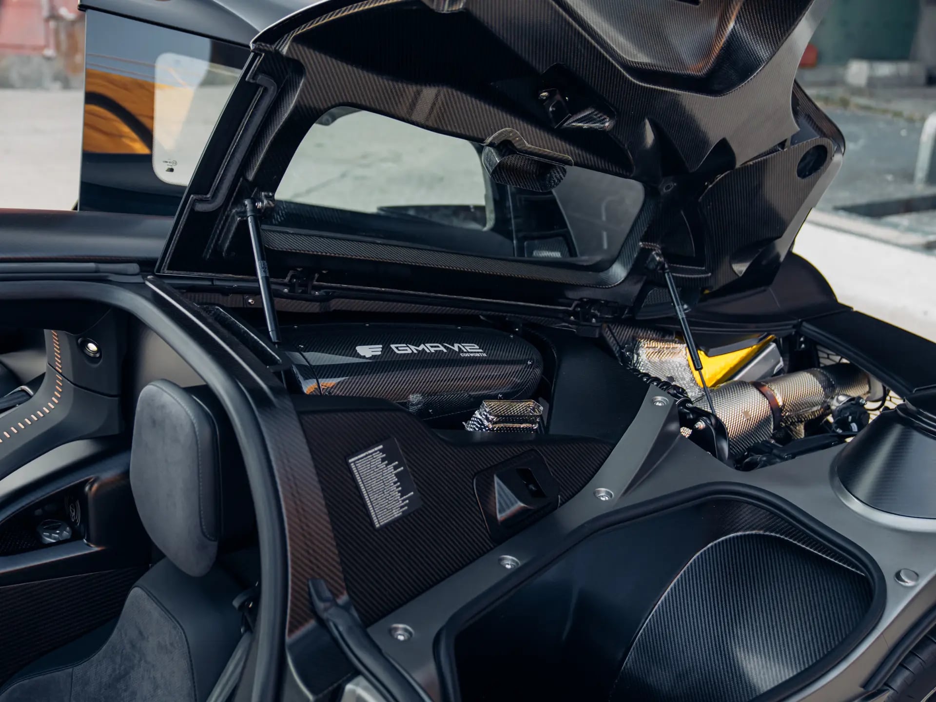 Playboys vão disputar sucessora de McLaren F1 rara, que tem só o ‘banco do piloto’ e vale R$ 31 mi