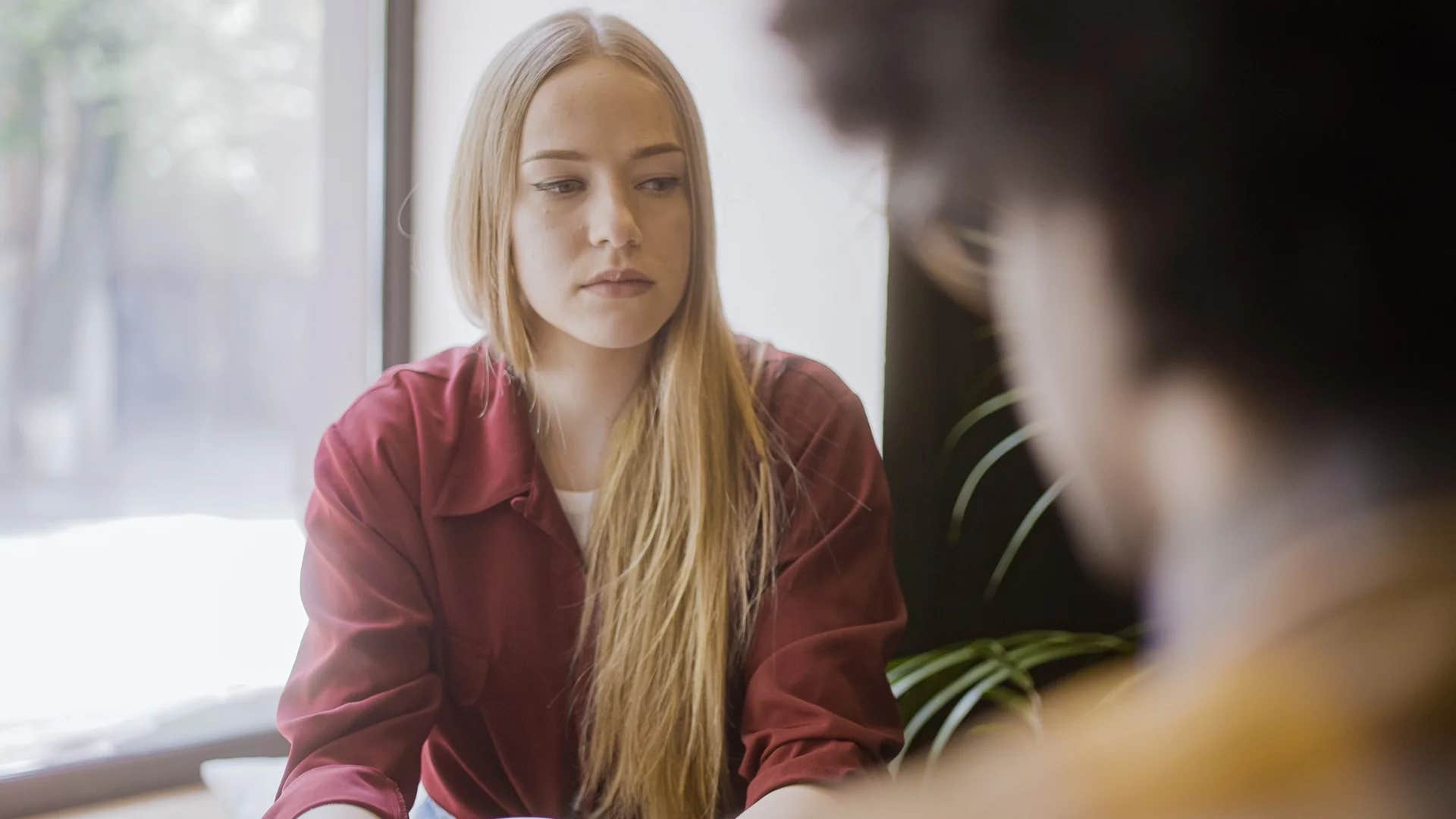 Pessoas que são mental e emocionalmente negligentes geralmente dizem 9 coisas durante conversas sensíveis