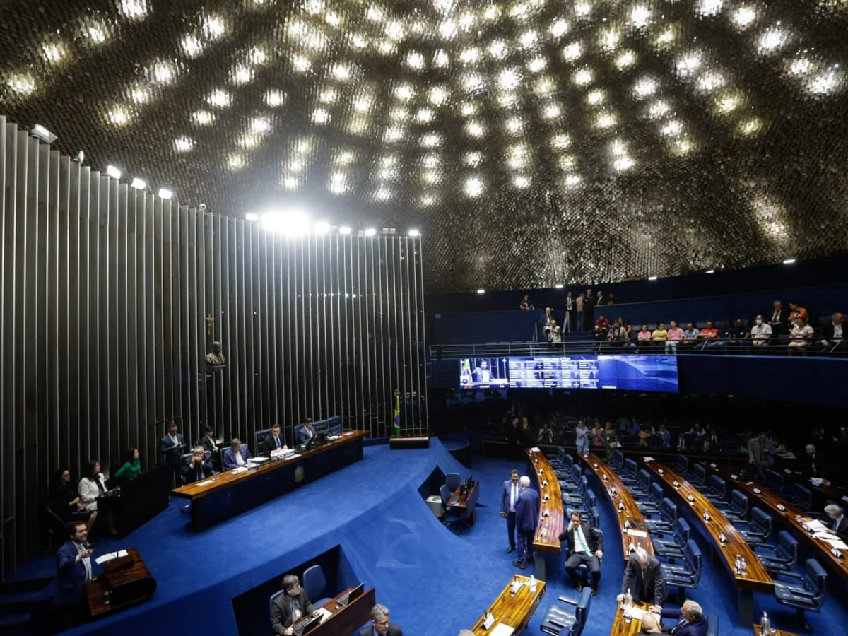 Com crise em alta, Congresso resgata propostas para limitar STF