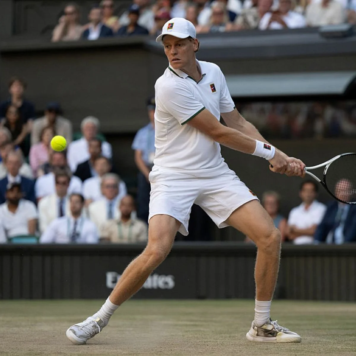 Sinner anuncia que não vai jogar o ATP na China devido a lesão no joelho