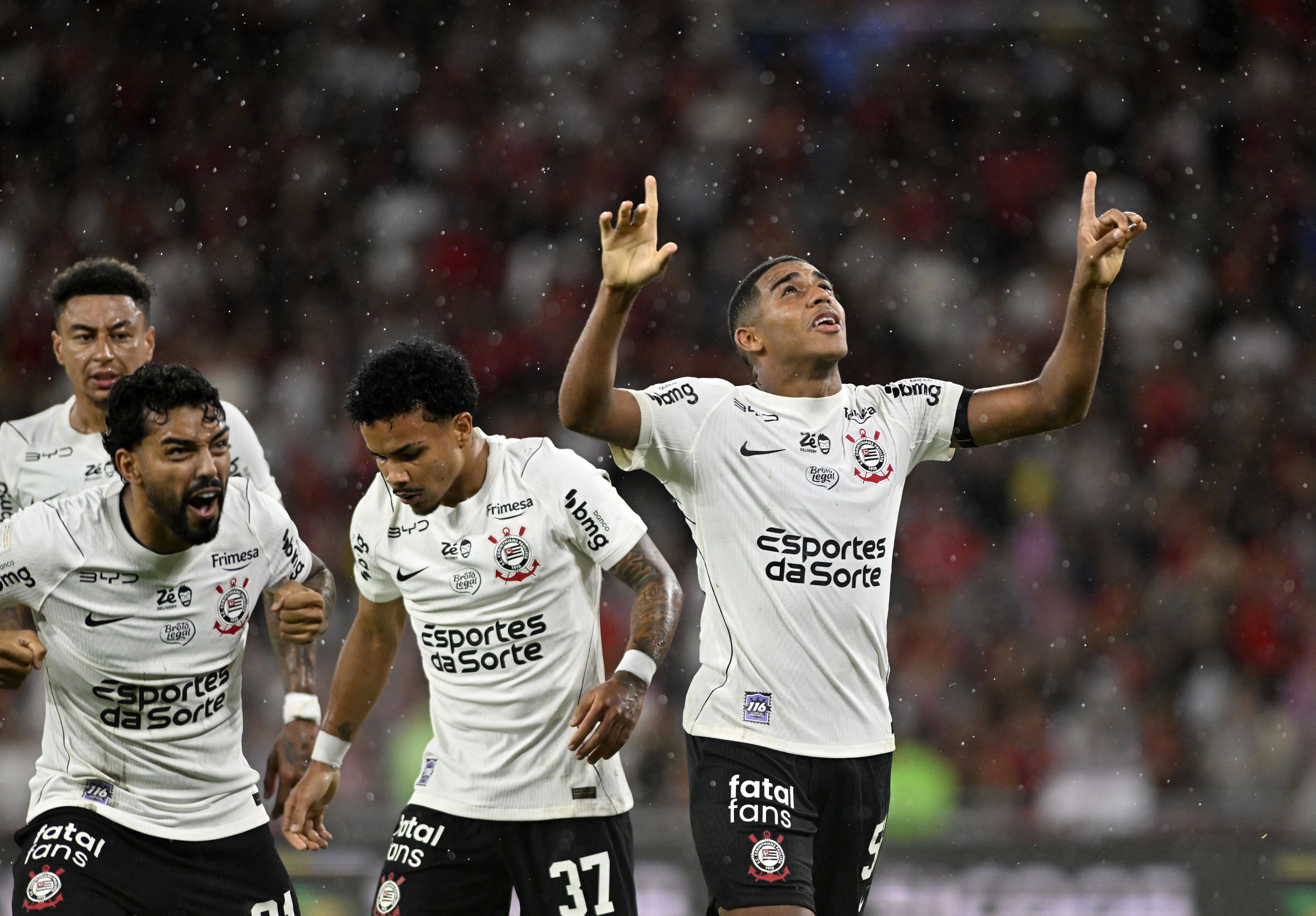 Análise: Corinthians liga o alerta no Brasileirão, mas resgata força para jogo decisivo na Libertadores