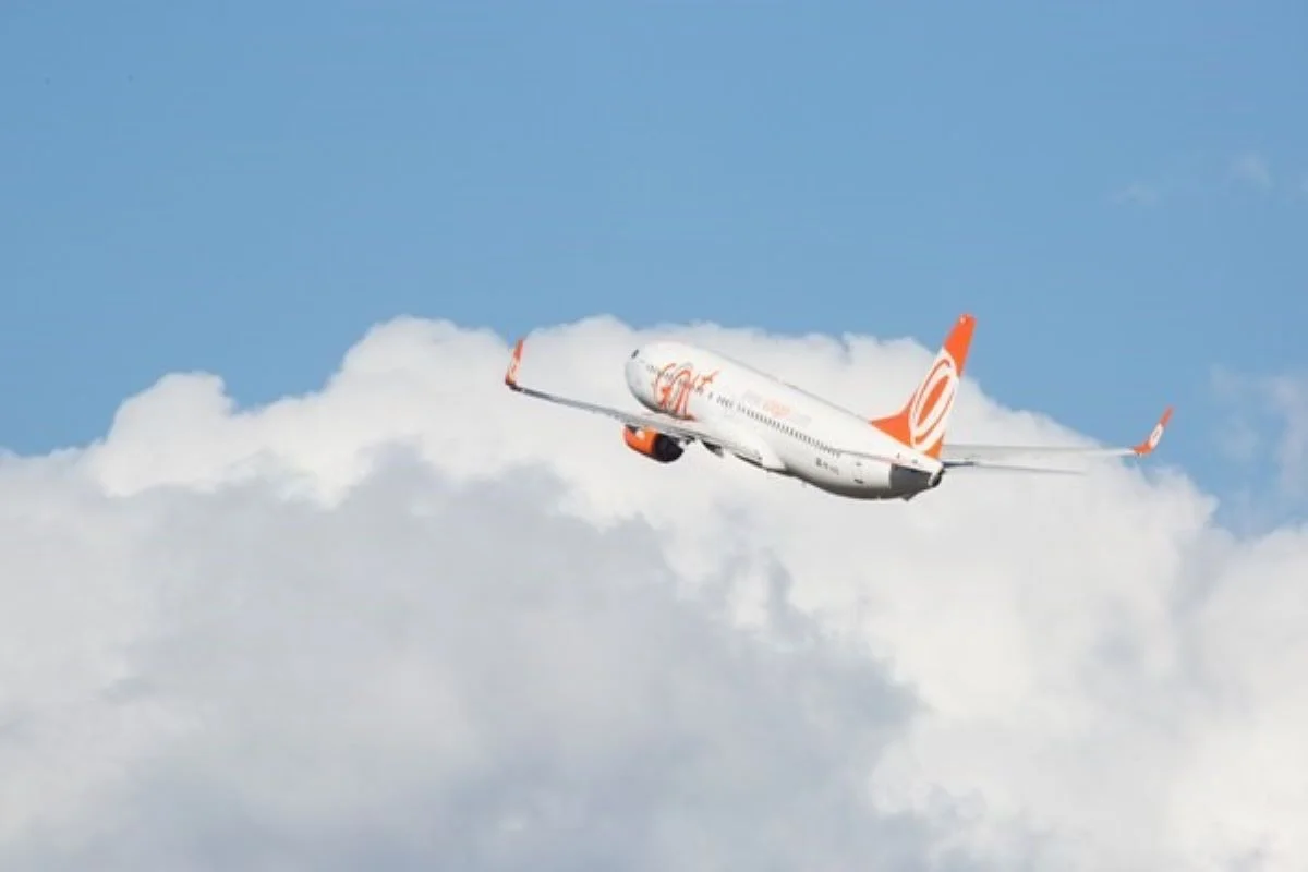 Avião da Gol com destino ao Rio apresenta problema e retorna a Confins