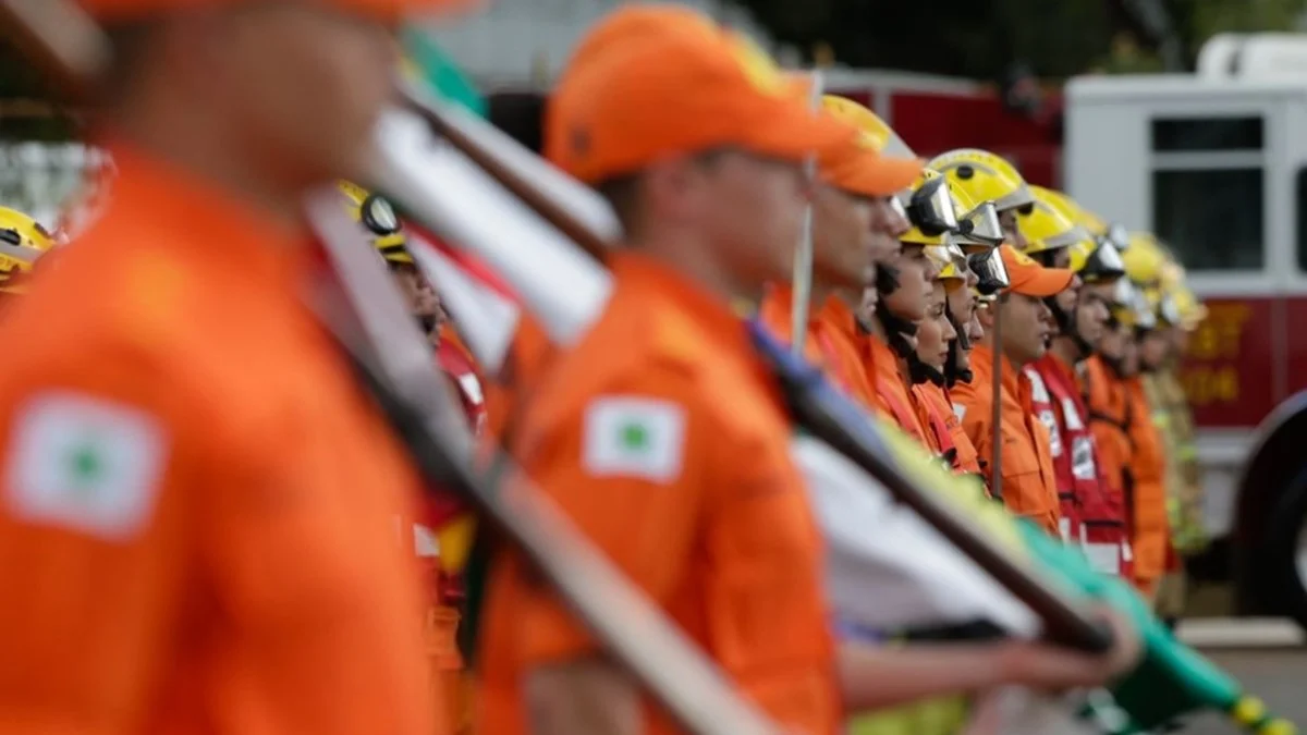 CBMDF abre cadastro reserva para bombeiros veteranos atuarem em escolas
