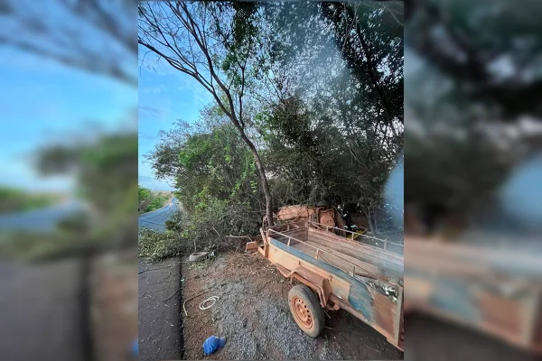 Dois homens morrem após carro capotar na GO-330 - destaque galeria