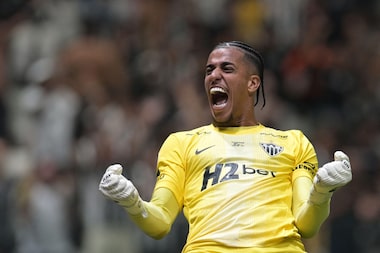 Santos esbarra no goleiro do Atlético-MG na disputa por pênaltis e é eliminado na Sul-Americana