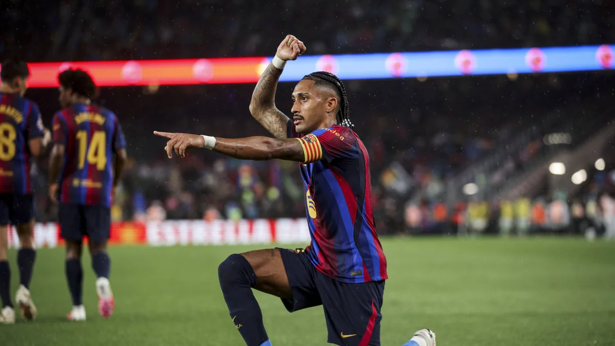 Raphinha faz melhor início de temporada da história pelo Barcelona