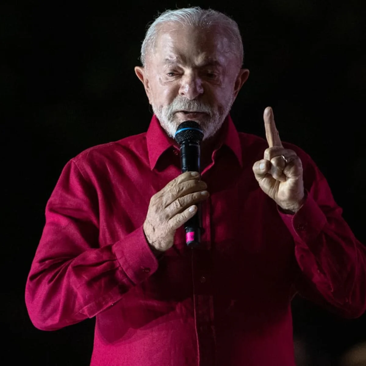 Lula reajusta Bolsa Família com aceno a grupo onde houve queda de apoio