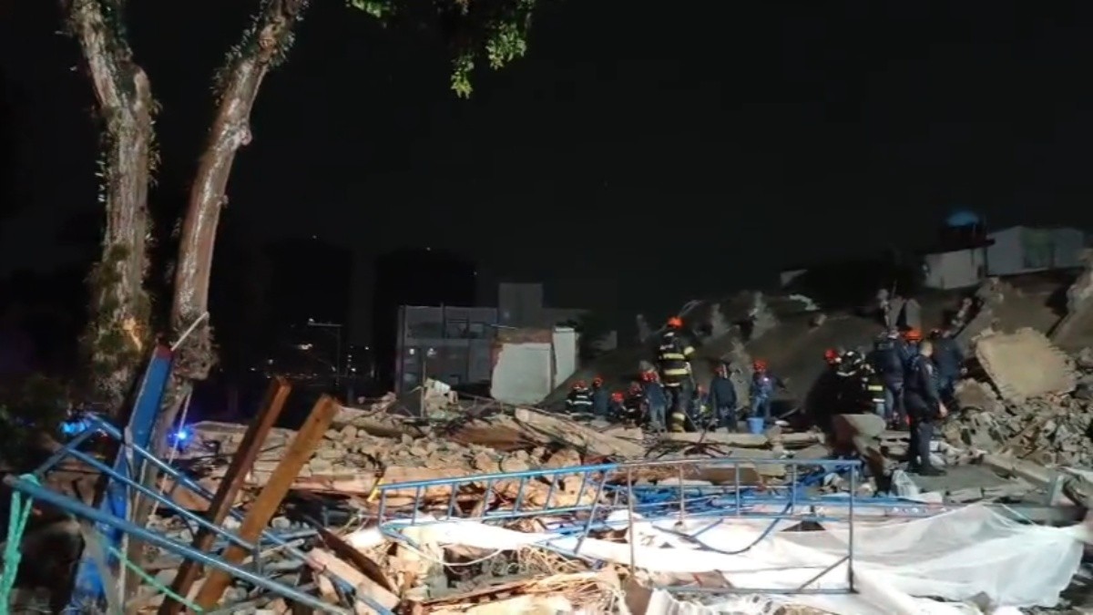 Prédio em construção desaba sobre casa e deixa ao menos uma pessoa morta na Penha, zona leste de SP; veja VÍDEO