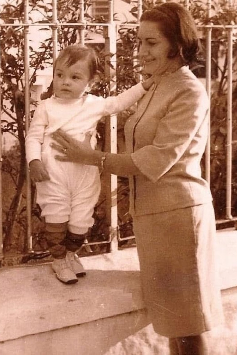 Amador Outerelo com a mãe, Vilani