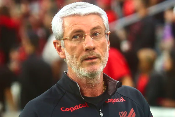 Brasileirão: apenas sete times não tiveram mudança de técnico em 2026 - destaque galeria