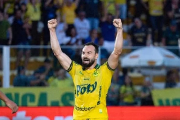 Muralha tem falhas bizarras, mas Mirassol empata com Vitória no Brasileirão