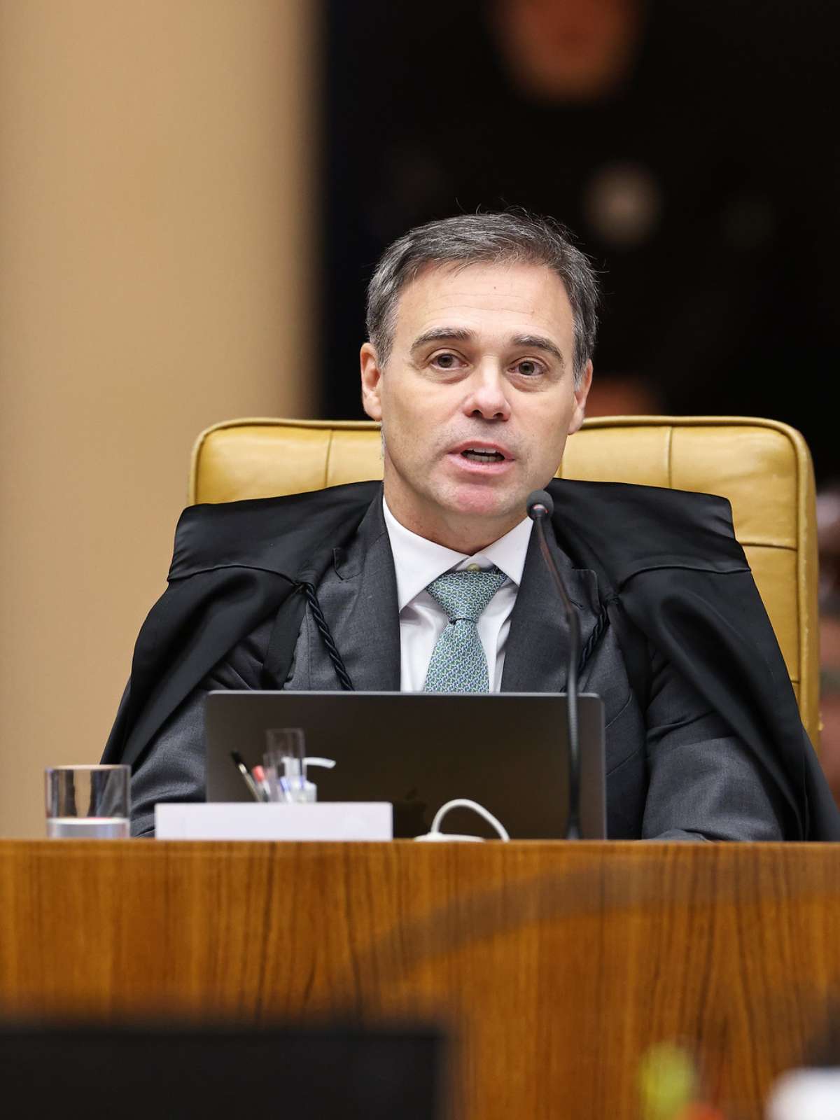 Mendonça reage a Gilmar durante julgamento de Moraes no STF: ‘Não ponha palavras na minha boca’