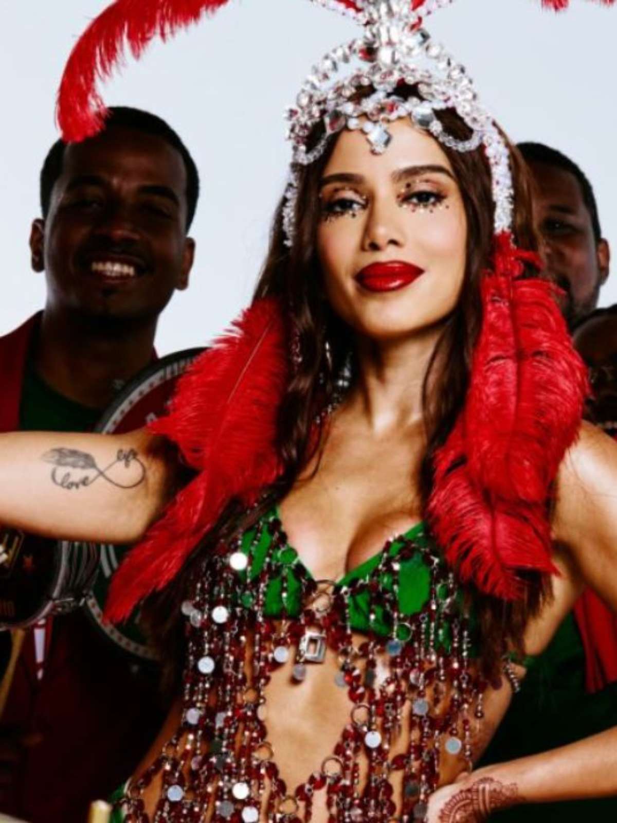 Anitta revela única exigência para aceitar posto na Grande Rio