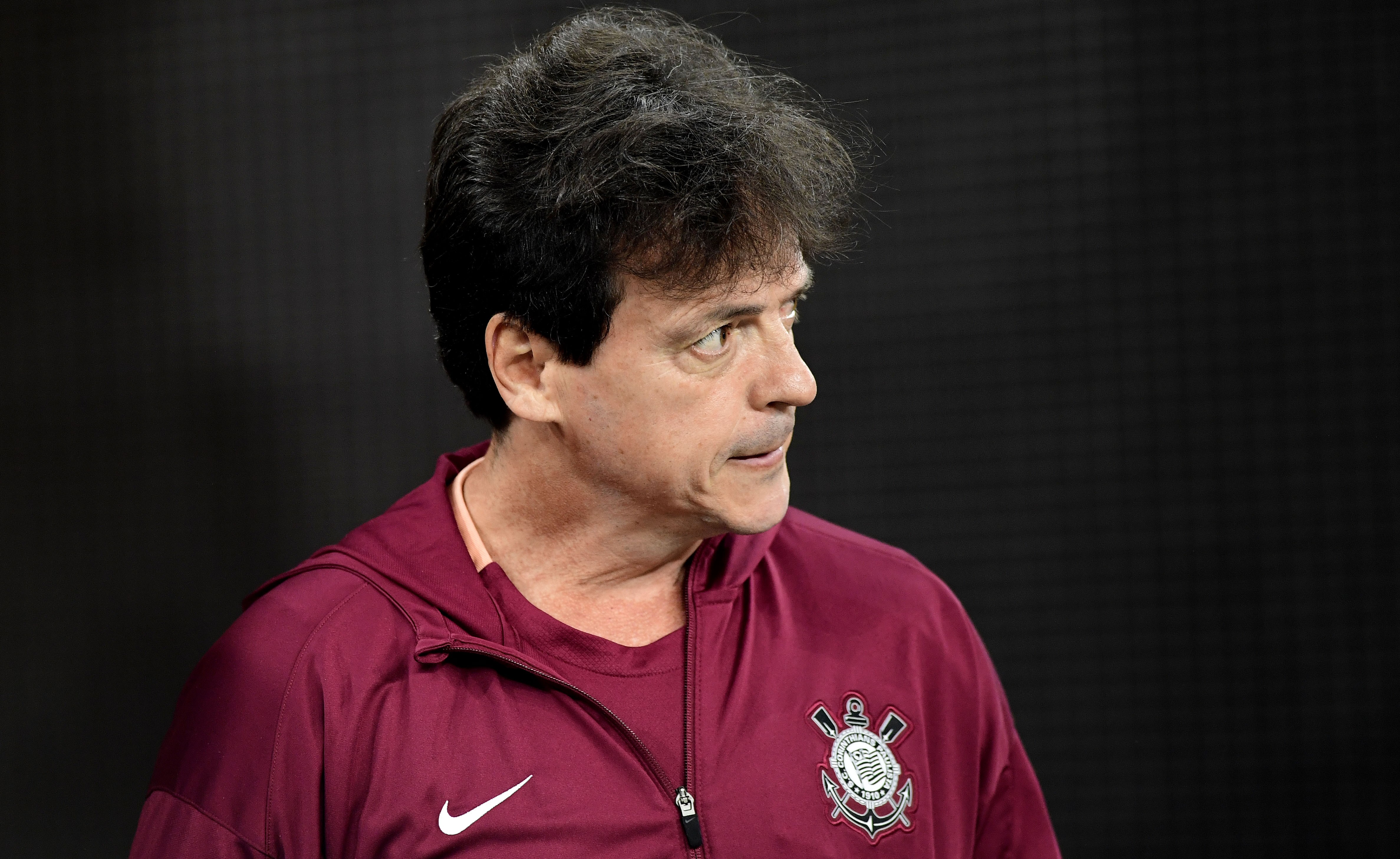 Diniz sob pressão: técnico tenta encerrar sequência negativa para aliviar crise no Corinthians