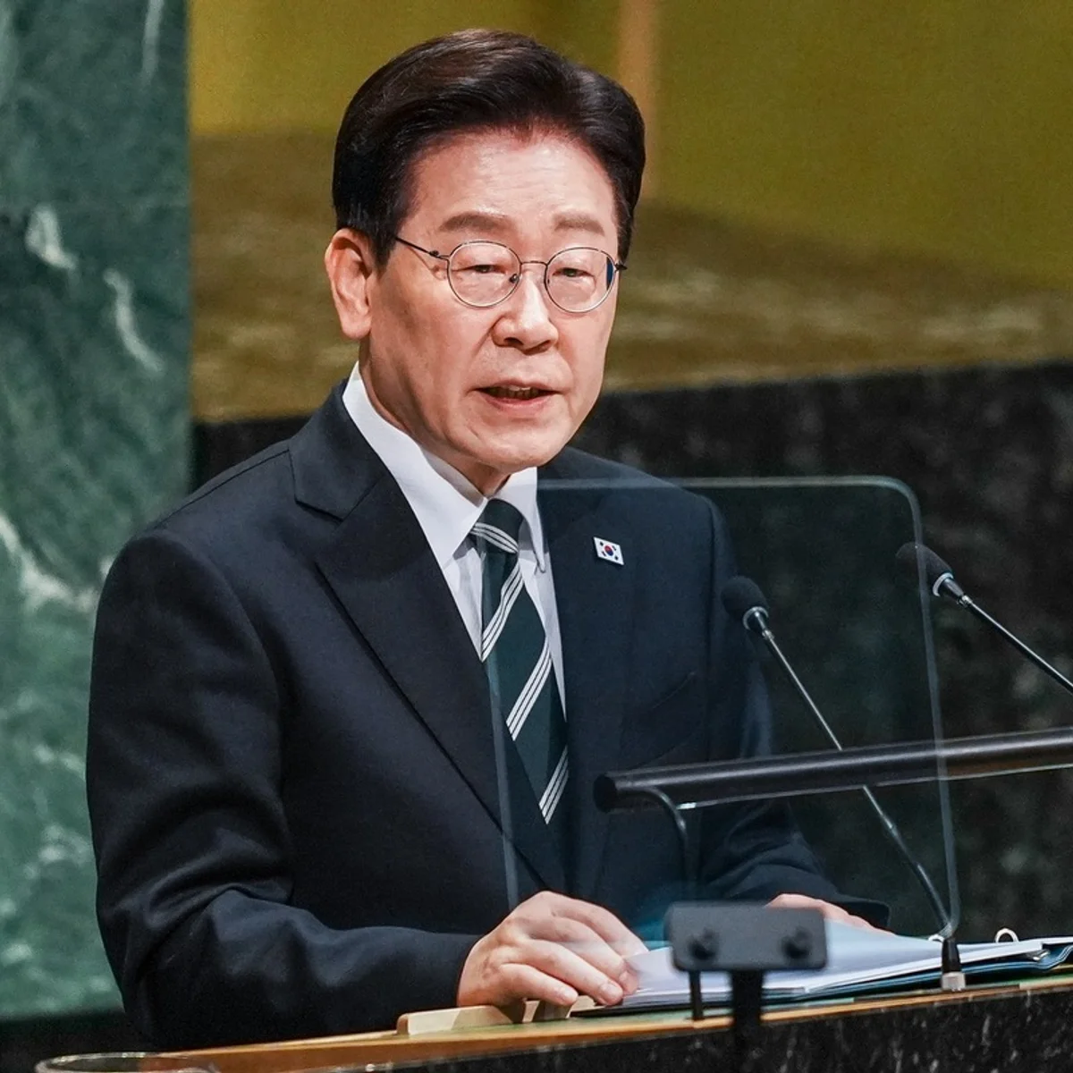 Presidente da Coreia do Sul quer mediar conversa entre Trump e Kim Jong-un