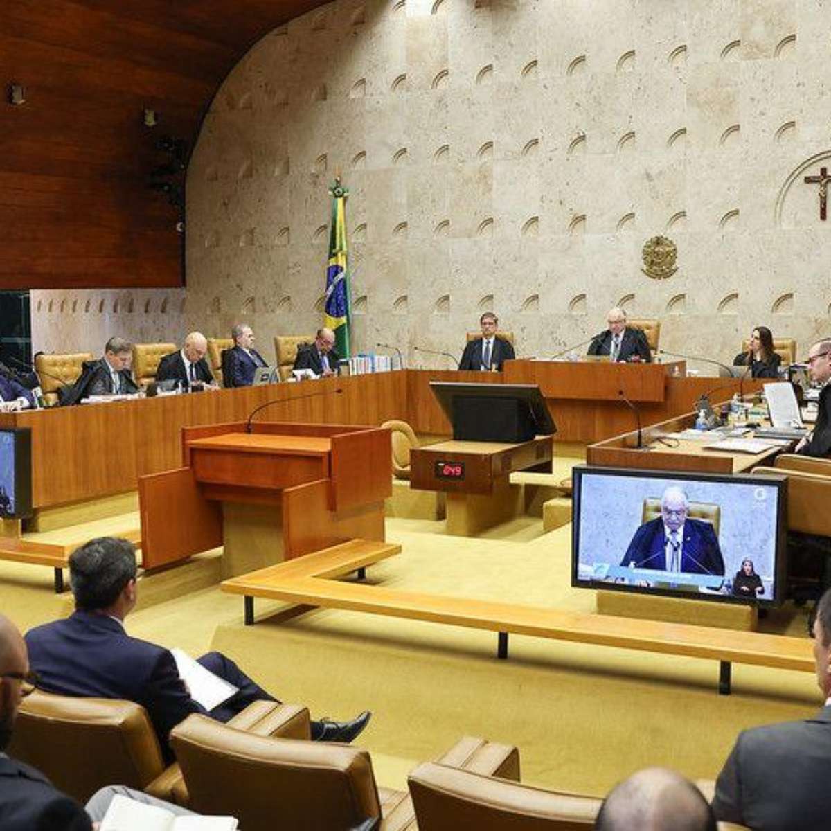 Como foi o papel de cada ministro em sessão tensa e inédita no STF