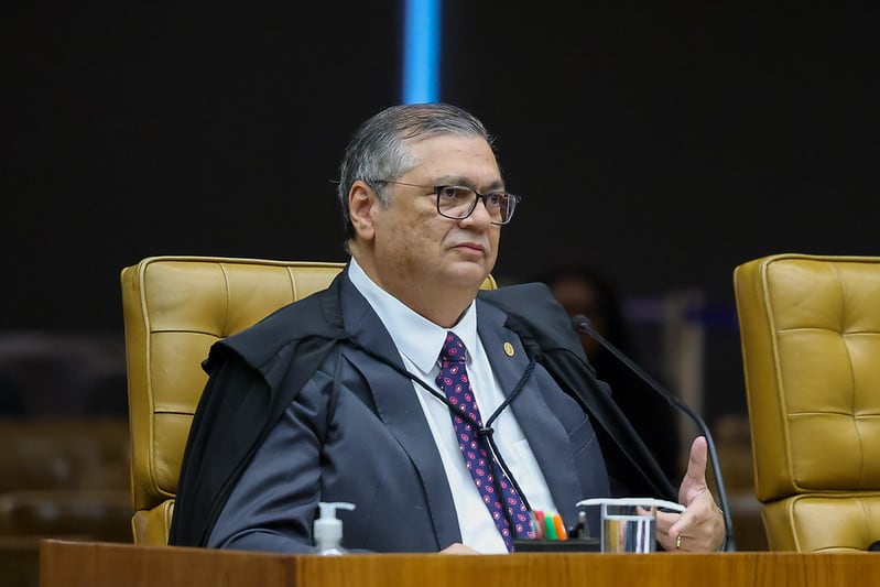 Dino retira sigilo do inquérito da Polícia de São Paulo que investiga a produtora do filme Dark Horse