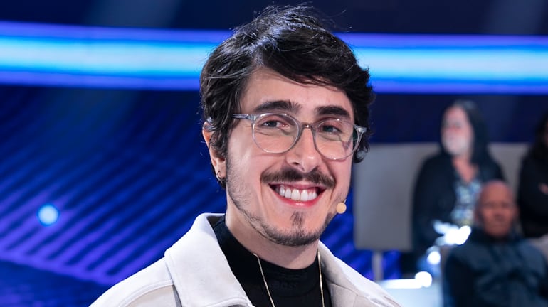 Tom Cavalcante reúne famosos em busca de um prêmio de até R$ 300 mil no Acerte ou Caia! deste domingo (20)