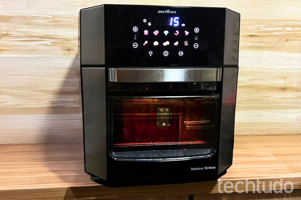 Air Fryer Britânia BAF16A ocupa o topo do catálogo — Foto: Letícia Machado/TechTudo