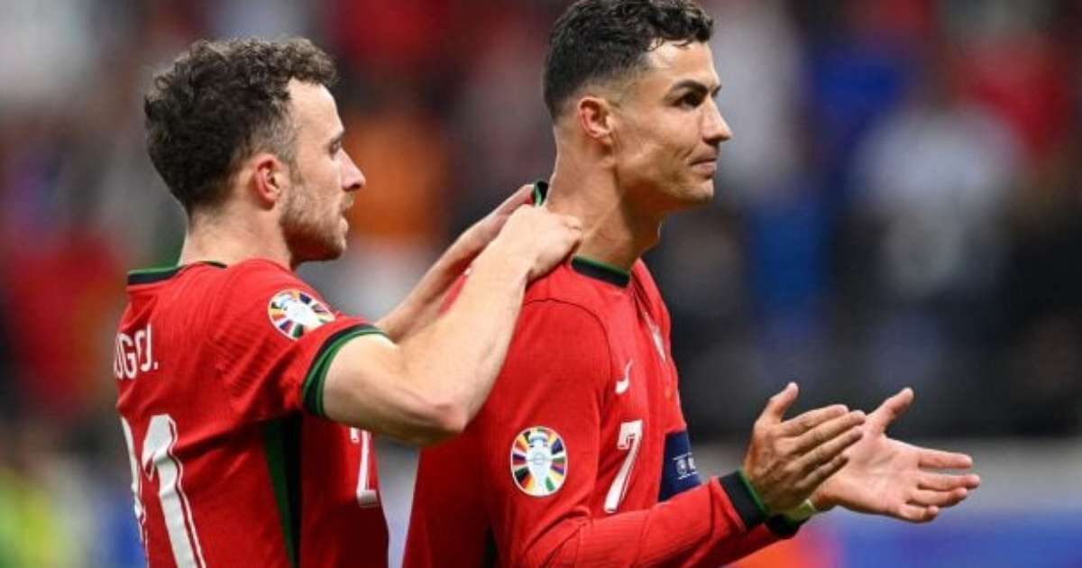 Cristiano Ronaldo pede banimento de torcedores por gritos sobre Diogo Jota