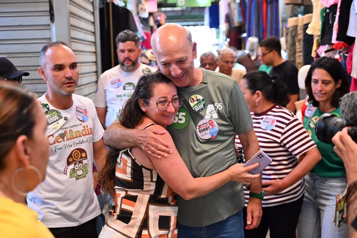 Arruda diz que pretende dar fim à licitação para boxes de feiras do DF