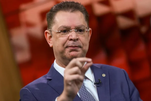 Líder do PL reage a reajuste do Bolsa Família por Lula a 17 dias da eleição - destaque galeria