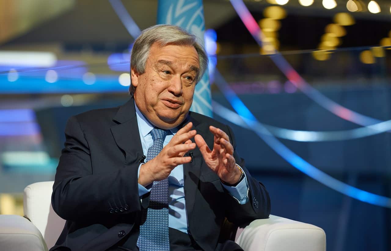 Chefe da ONU alerta para corrida pela IA e defende regras comuns entre países para evitar riscos globais