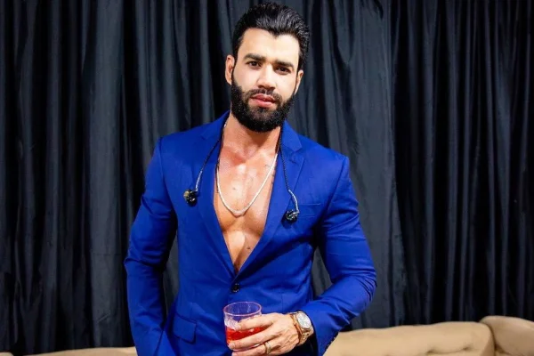 Gusttavo Lima raspa a barba e choca com novo visual. Veja antes e depois - destaque galeria