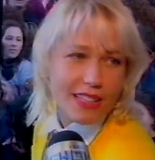 Tal mãe, tal filha! Dando orgulho à Xuxa, Sasha Meneghel arrasta multidões ao inaugurar 1ª loja de rua da Mondepars em São Paulo. Foto: Brazilnews, Reprodução/YouTube / Purepeople