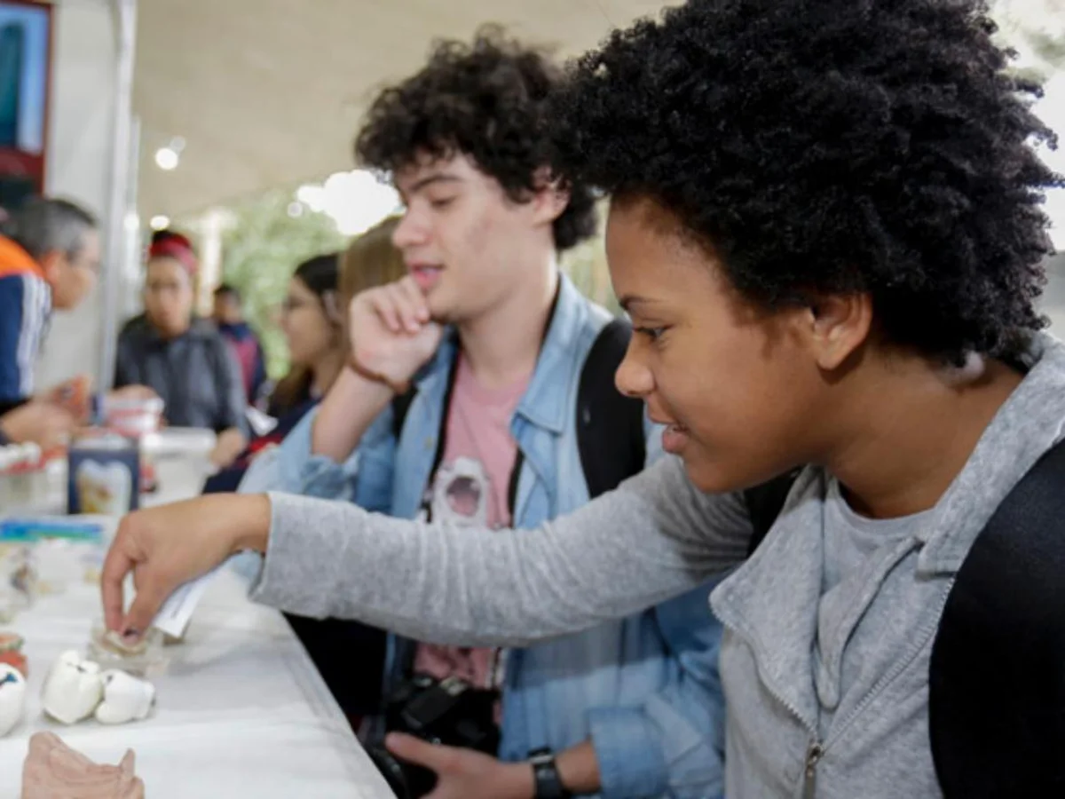 DF recebe feira gratuita para orientar interessados em estudar nos EUA