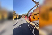 A outra vítima recebeu atendimento e foi transportada pelo Arcanjo, aeronave do Batalhão de Operações Aéreas do Corpo de Bombeiros,