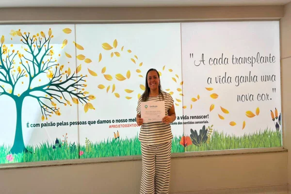 Mãe que doou rim para filha com doença grave: "Não existe presente maior"