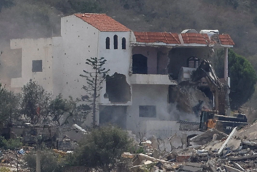 Ataques israelenses matam três pessoas em Gaza, dizem médicos
