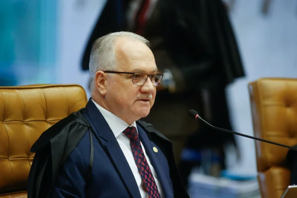 Julgamento de Moraes: STF limita até assessores de ministros no plenário - destaque galeria