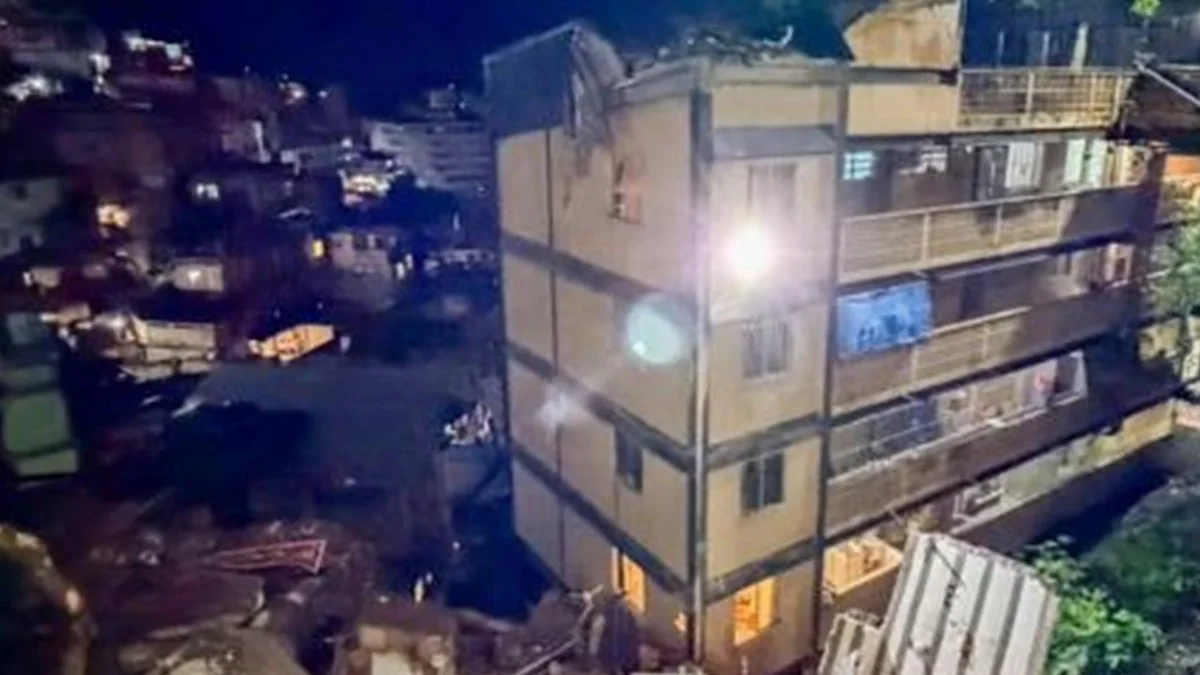 Prédio desaba no Morro do Cantagalo, na zona sul do Rio