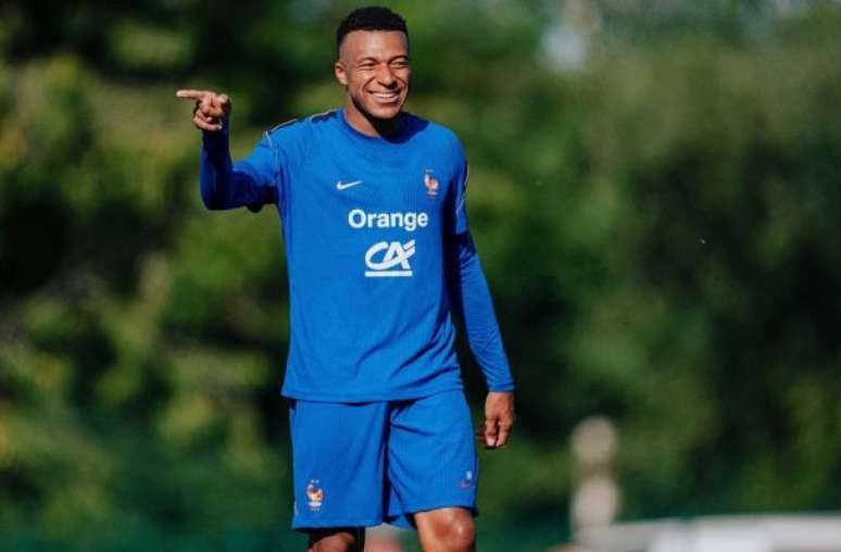 Gripe tira Mbappé de treino antes de estreia na Liga das Nações