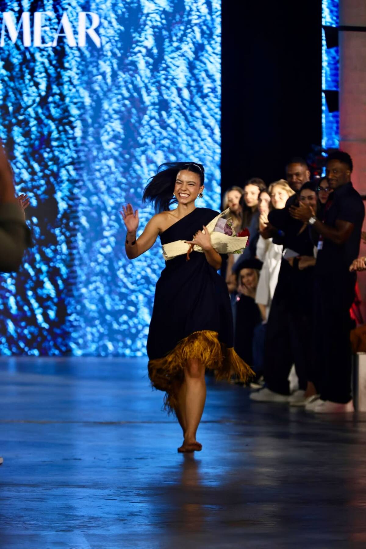 Mikaela Gomes, veterana do Metrópoles Catwalk, brilha no 3º dia de desfiles