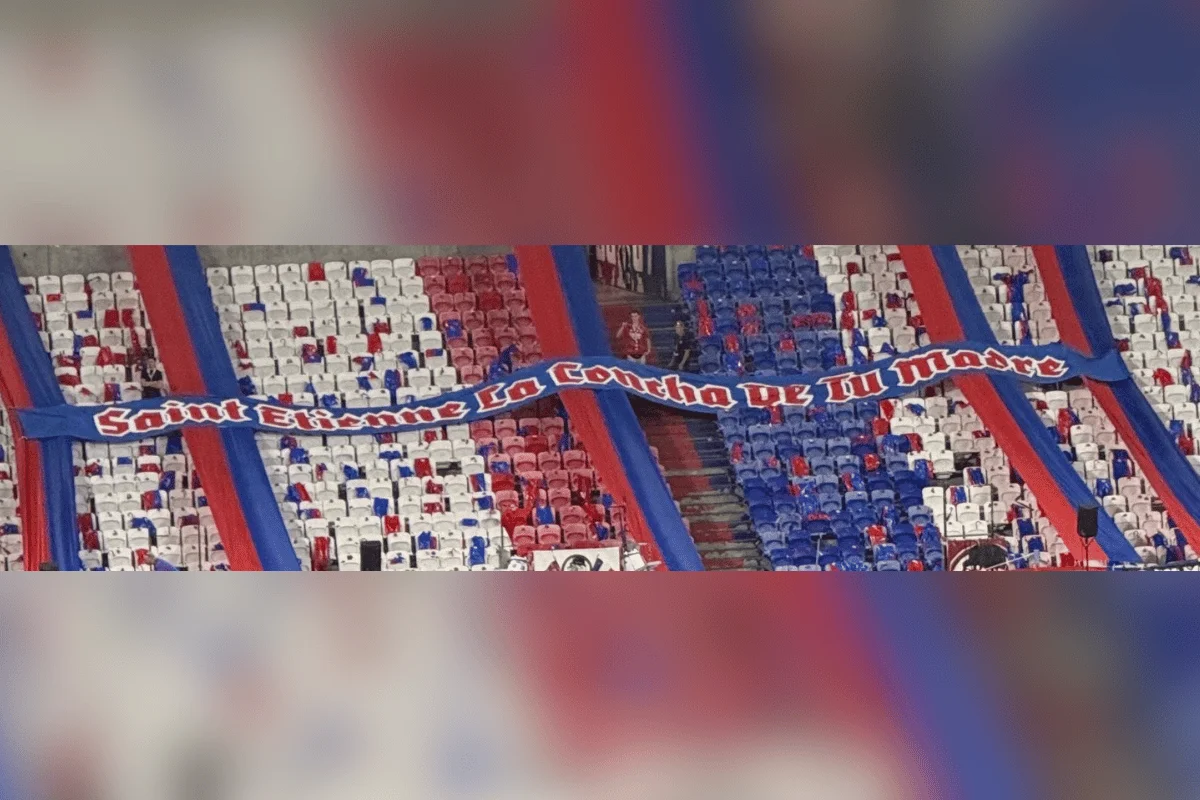 Faixa da torcida do Lyon