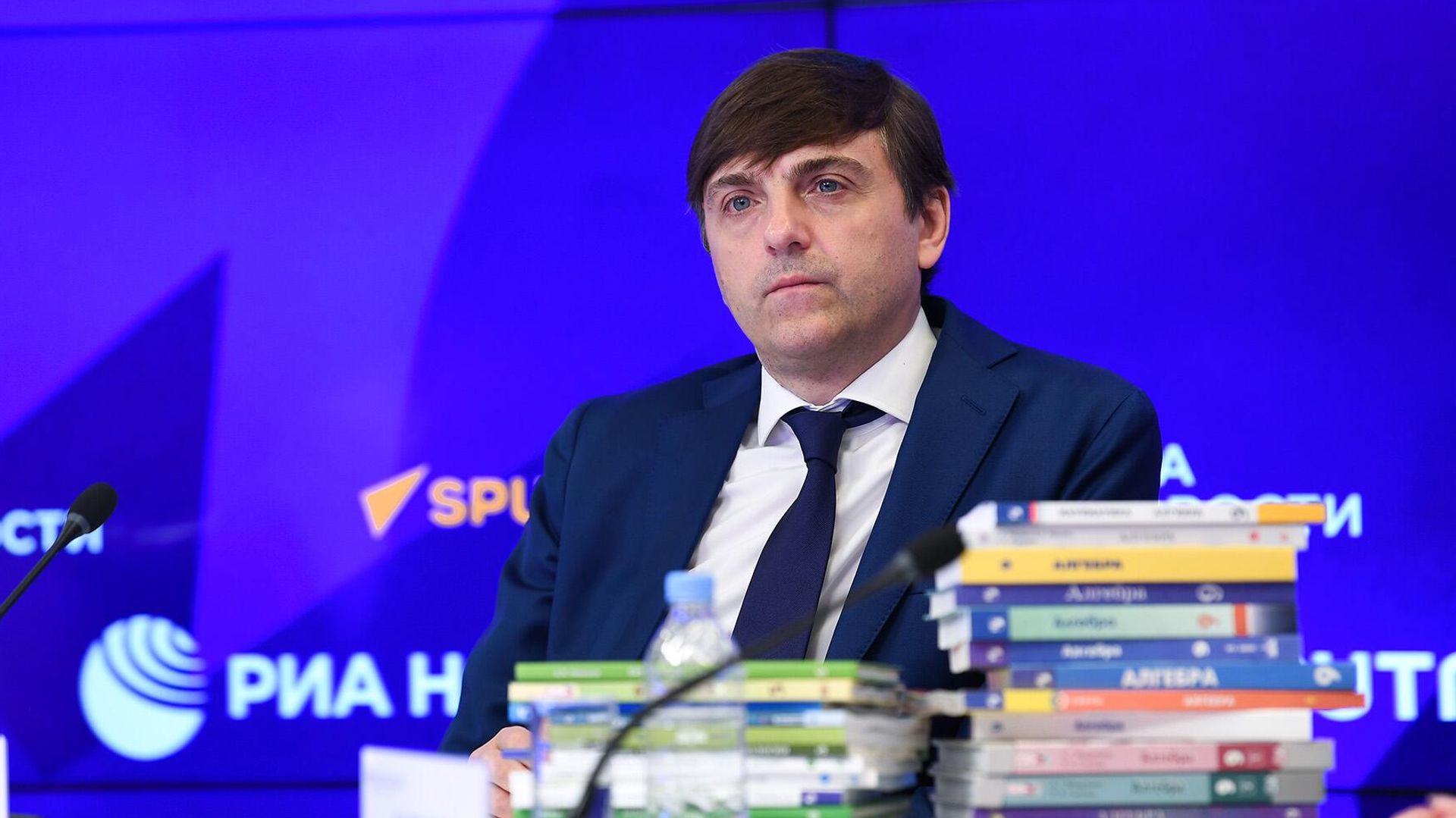 Kravtsov: mais de 7 mil escolas foram renovadas na Rússia em cinco anos