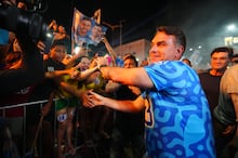 Flávio Bolsonaro diz que não existe ajuda de governo dos EUA nas eleições brasileiras