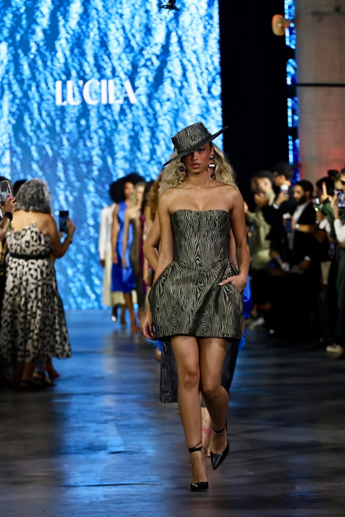 Lucila, Sau Swim e Geraldo Couto agitam 4ª noite do Metrópoles Catwalk