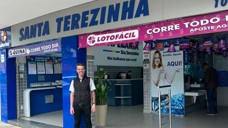 Jogo de R$ 3,50 em Juiz de Fora é um dos premiados com R$ 4,4 milhões da Lotofácil; 'Curioso para saber quem foi', diz dono da lotérica