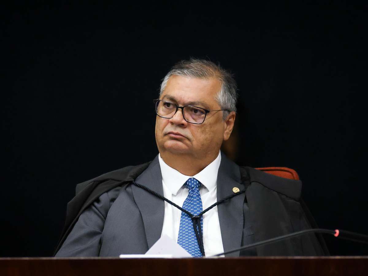 Dino pede a Fachin investigação sobre ligação entre Master e instituto fundado por André Mendonça