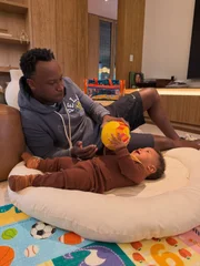 Thiaguinho com o filho Bento