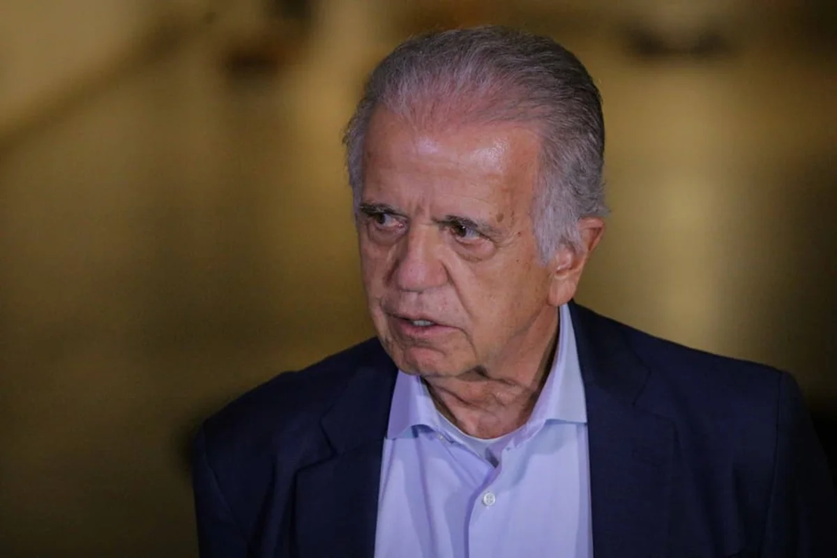 O Ministro de Estado da Defesa, José Mucio Monteiro Filho, e a embaixadora Maria Laura da Rocha, falam sobre a reunião de emergência que discutiu a invasão da Venezuela pelos Estados Unidos, no Itamaraty.