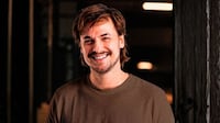 Aguinha na cara? Carelli avisa que episódio desta quarta (16) vai mostrar o estopim da treta entre Darlin Ferrattry e Giovanna Gold