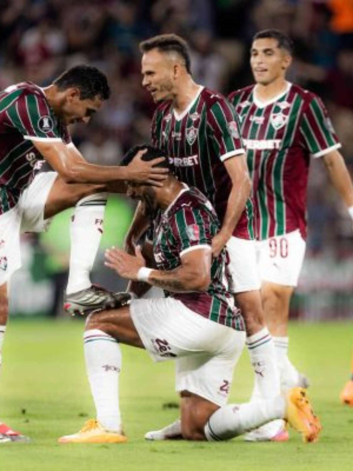Ganso dá volta por cima e recupera protagonismo no Fluminense