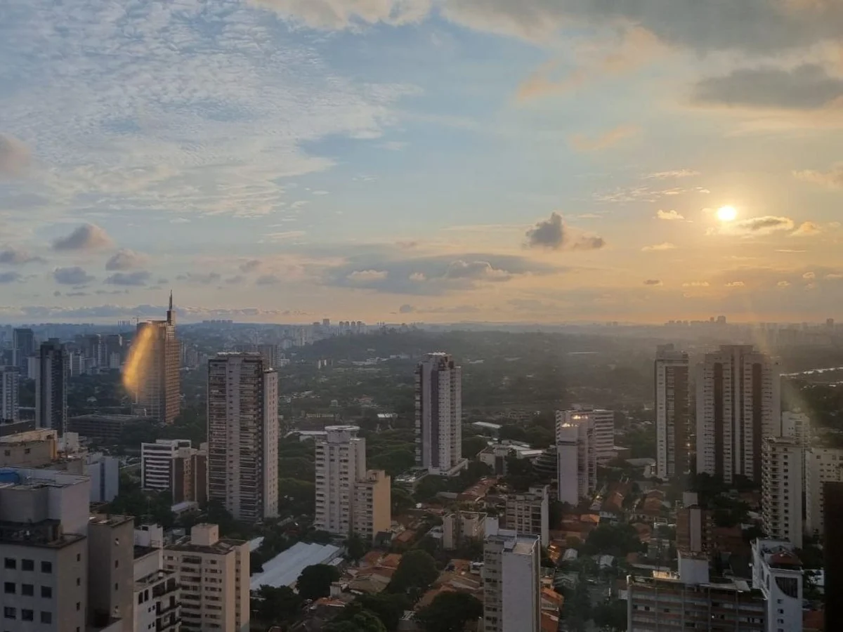 Nova rodada de tempestades e calor intenso atingem o país no fim de semana